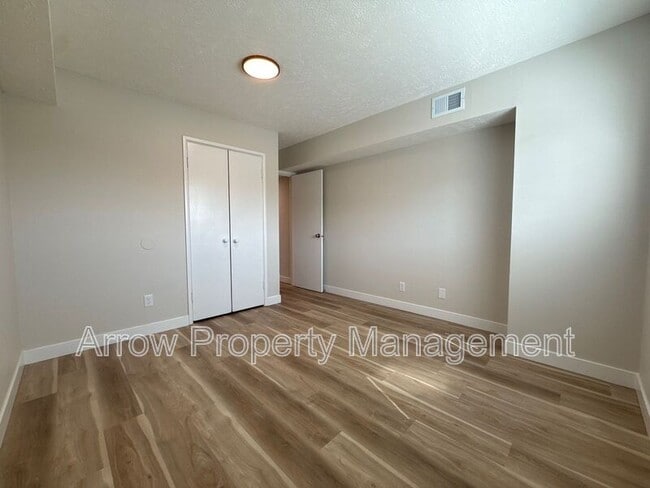 Building Photo - 5703 S 14th St