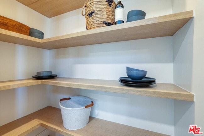 Building Photo - 211 Bellino Dr