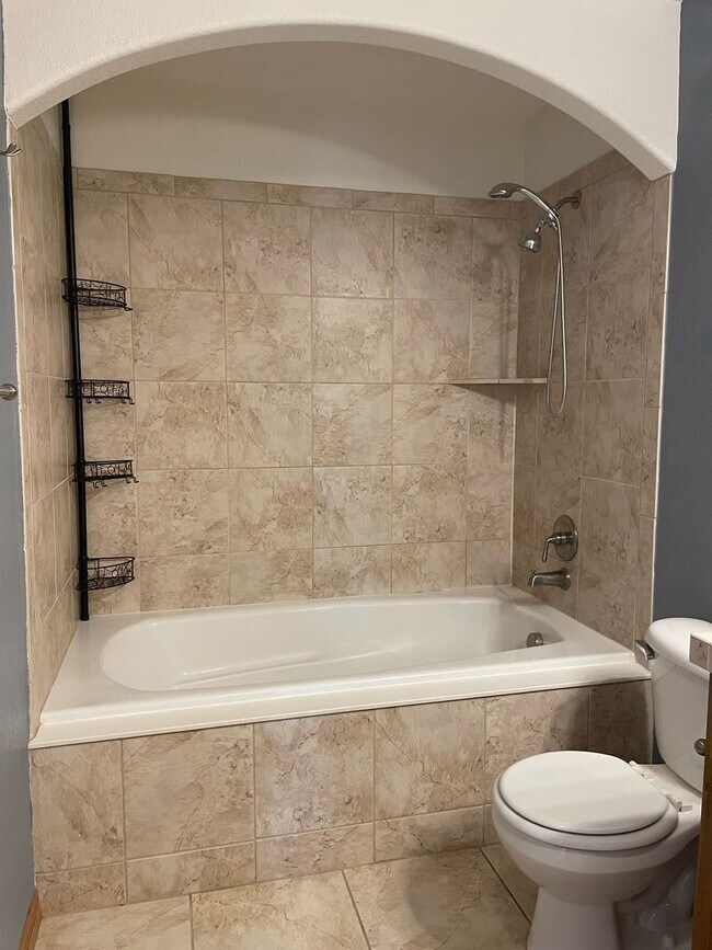 Building Photo - 3545 Big Ben Dr