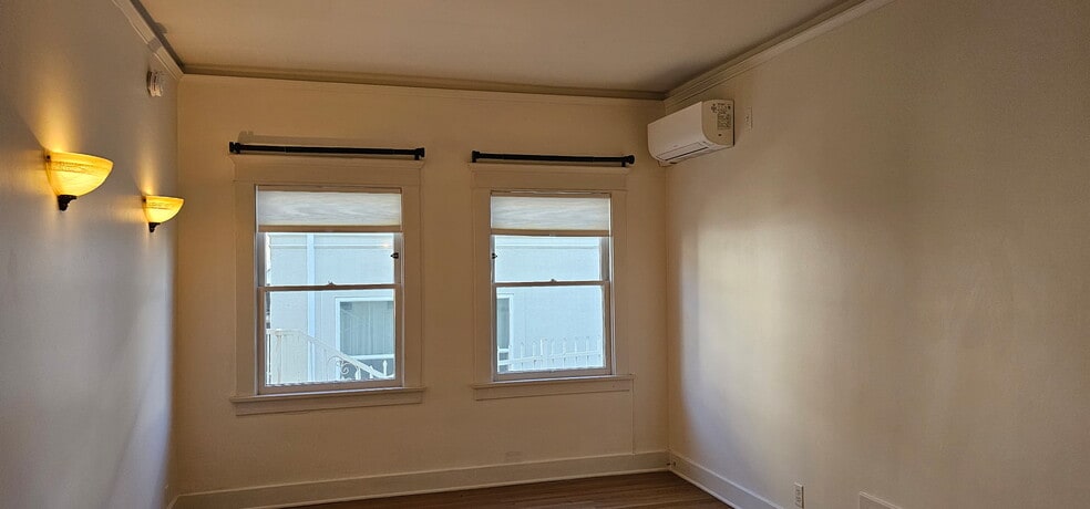 Bedroom 2 - 218 1/2 N Kenmore Ave