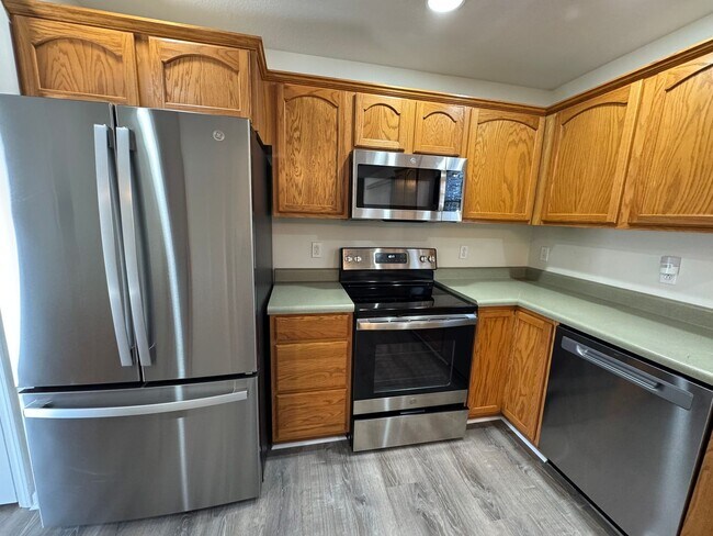 Building Photo - 2603 Oakfield Dr