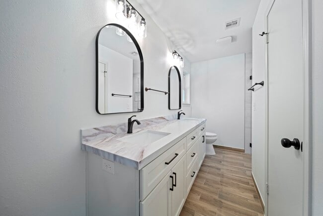 Building Photo - 3322 Gary Ln