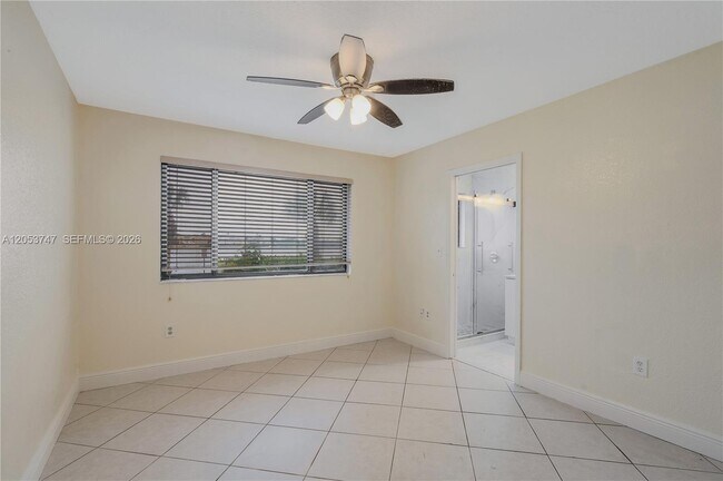 Building Photo - 15545 N Miami Lakeway