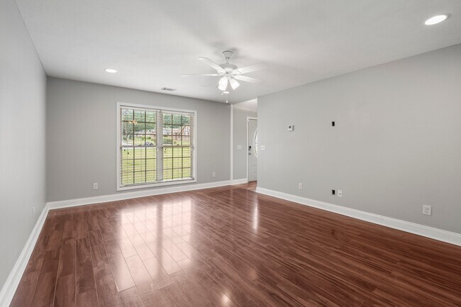 Building Photo - 6204 Perry Ave