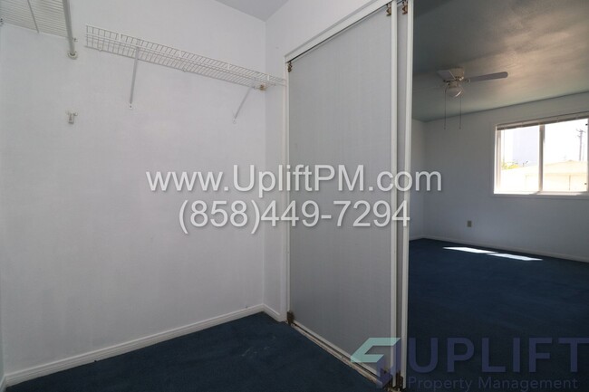 Building Photo - ** Holiday move in special** $1000 off 1st...