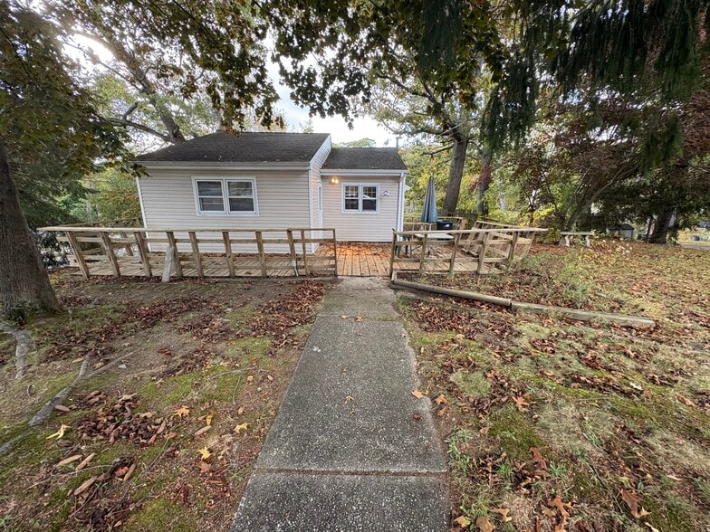 Primary Photo - 2 Seawanhaka Ave