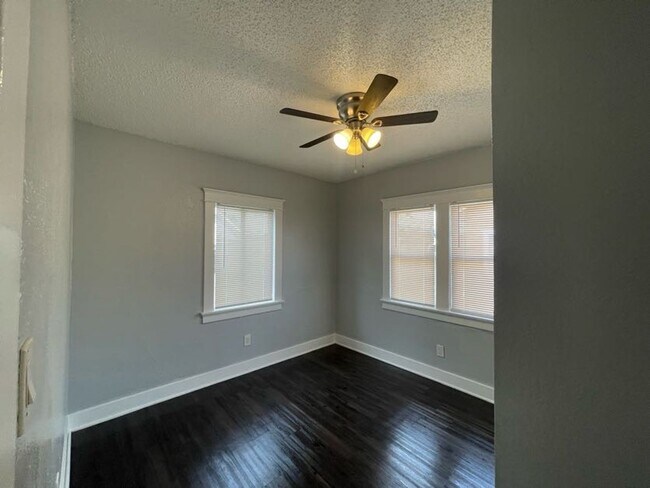 Building Photo - LINDEN 2470