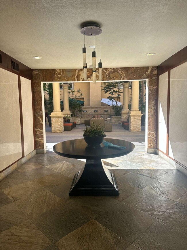 Building Photo - $3,950 - 2 Bed / 2 Bath City Walk Condo in Downtown San Diego