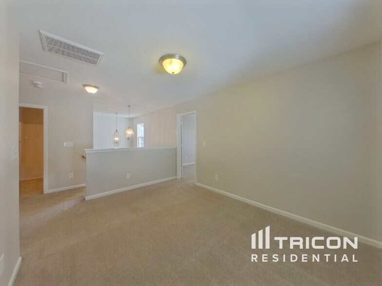 Building Photo - 7029 Sunman Rd