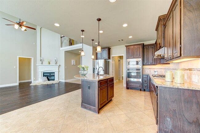 Building Photo - 4623 Montcliff Bend Ln