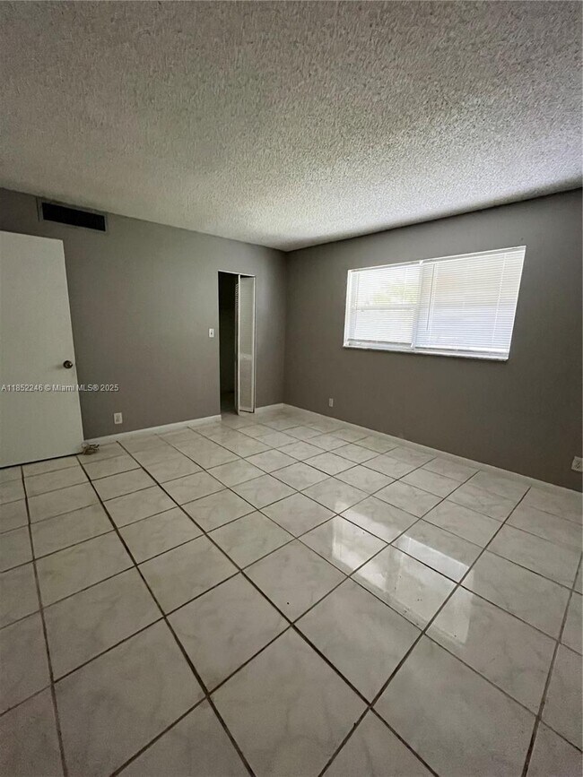 Building Photo - 3360 Spanish Moss Terrace