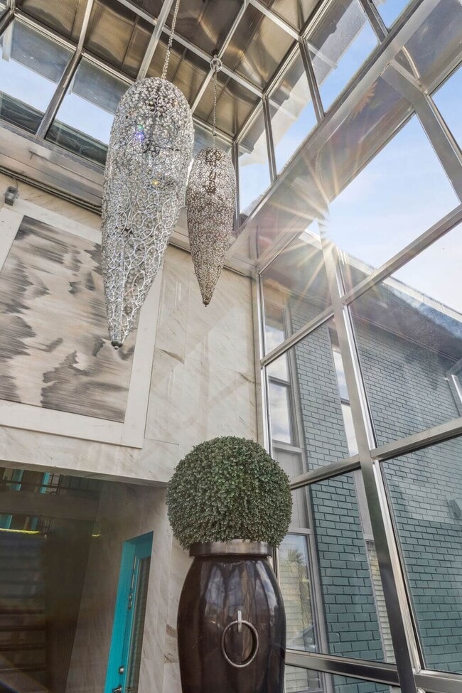 Building Photo - London