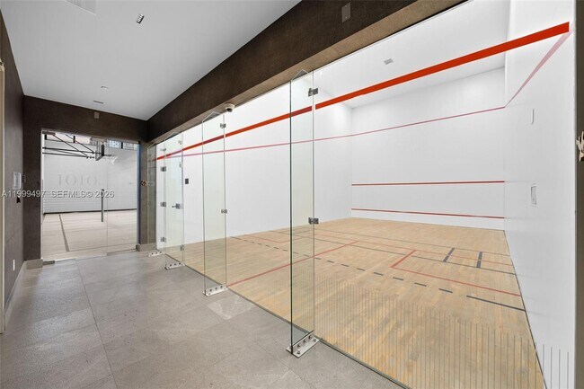 Building Photo - 1010 Brickell Ave