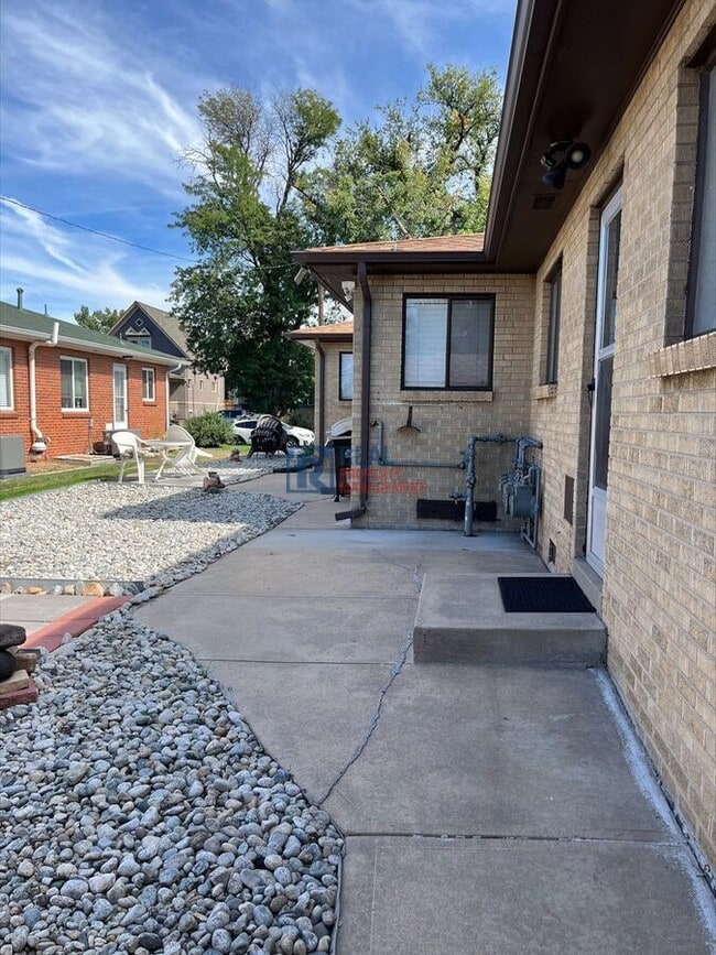 Building Photo - 1343 S Grant St