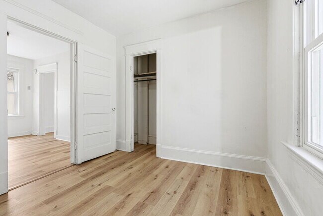 Building Photo - 2935 E 121st St