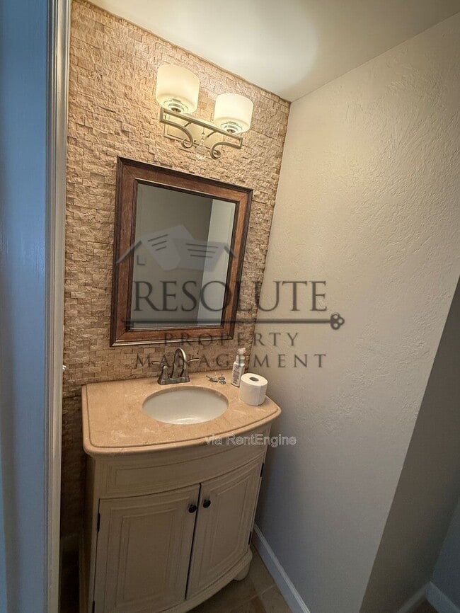 Building Photo - 303 Sugar Maple Ave