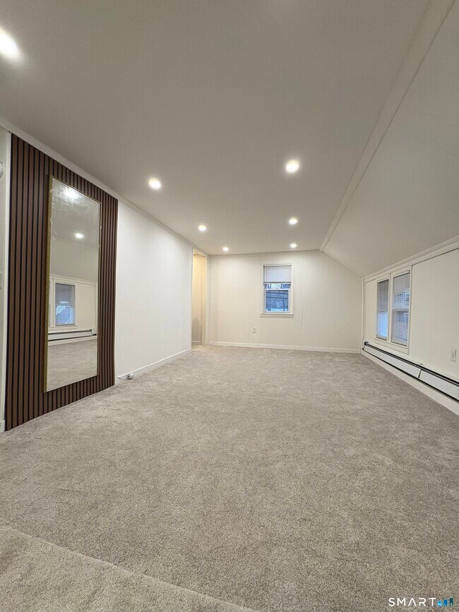 Building Photo - 1787 Stratfield Rd