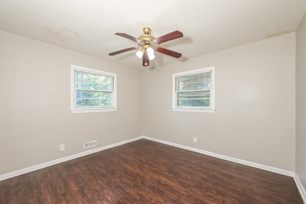 Building Photo - 1090 Longshore Dr