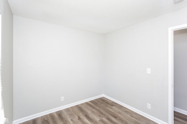 Building Photo - 9920 Montery Rd