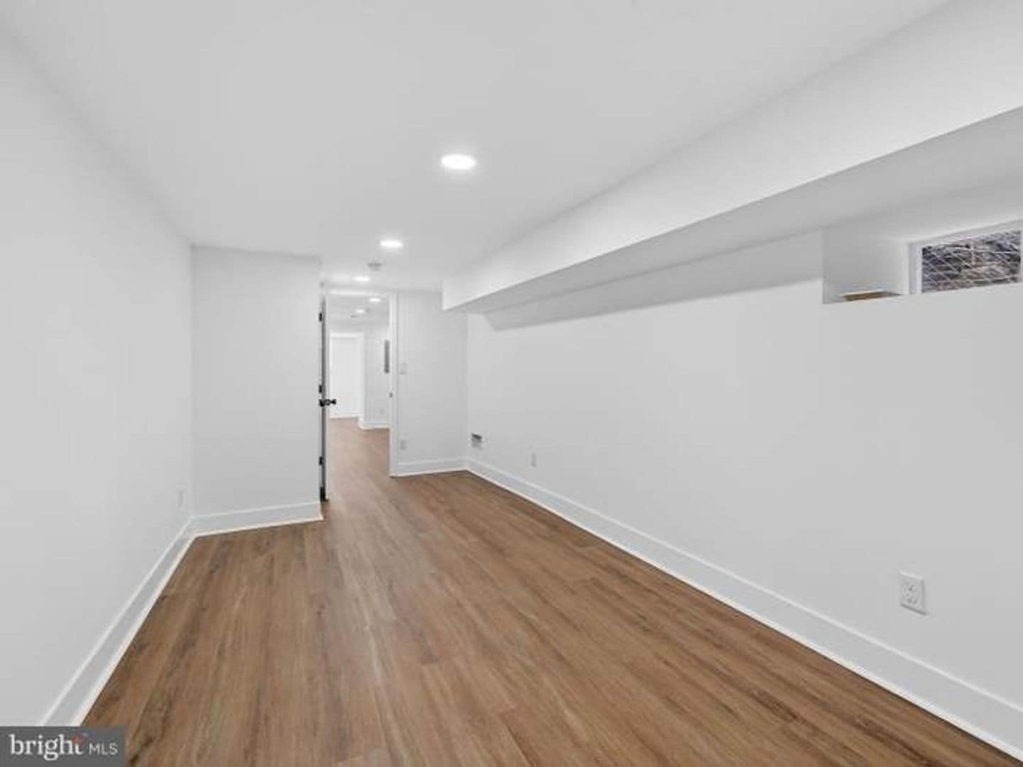 Building Photo - 5859 Delancey St