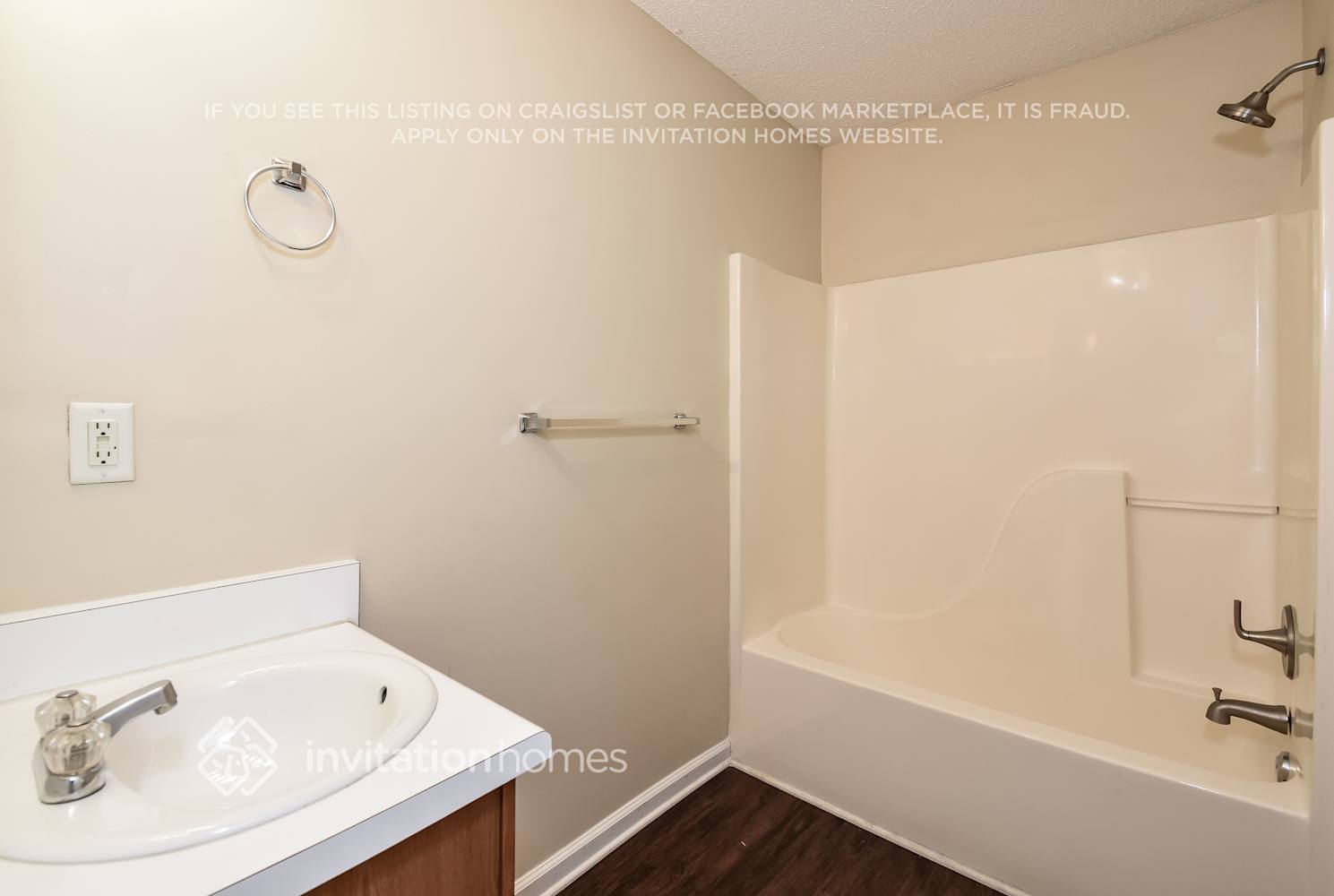 Building Photo - 240 Brookside Dr