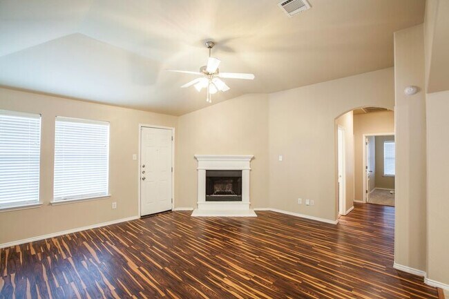 Building Photo - 709 Alder Dr