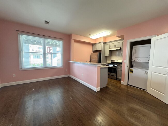 Building Photo - 16 Fisk St