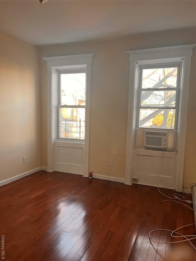 Building Photo - 105-17-105170 170th St