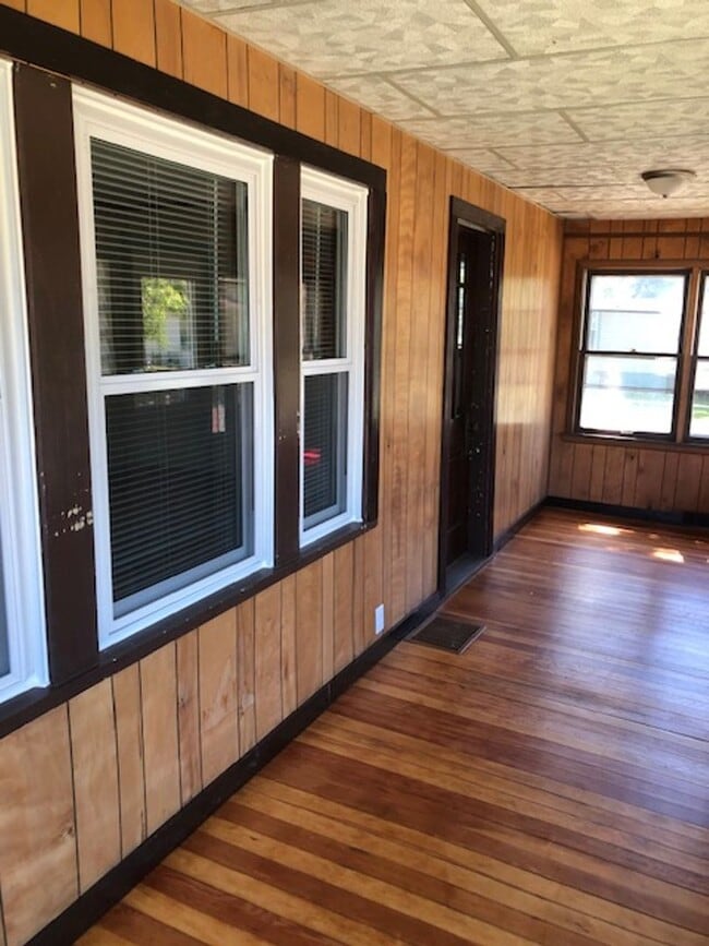 Building Photo - Charming Completely Remodeled Home!