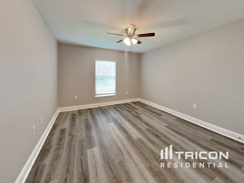 Building Photo - 27429 Tierra Del Fuego Cir