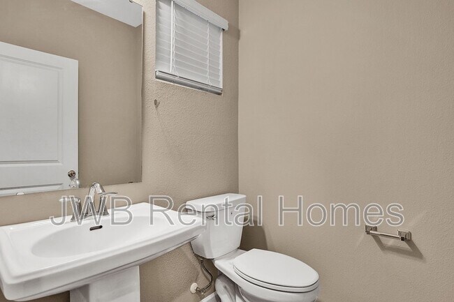 Building Photo - 205 Boracay Cir