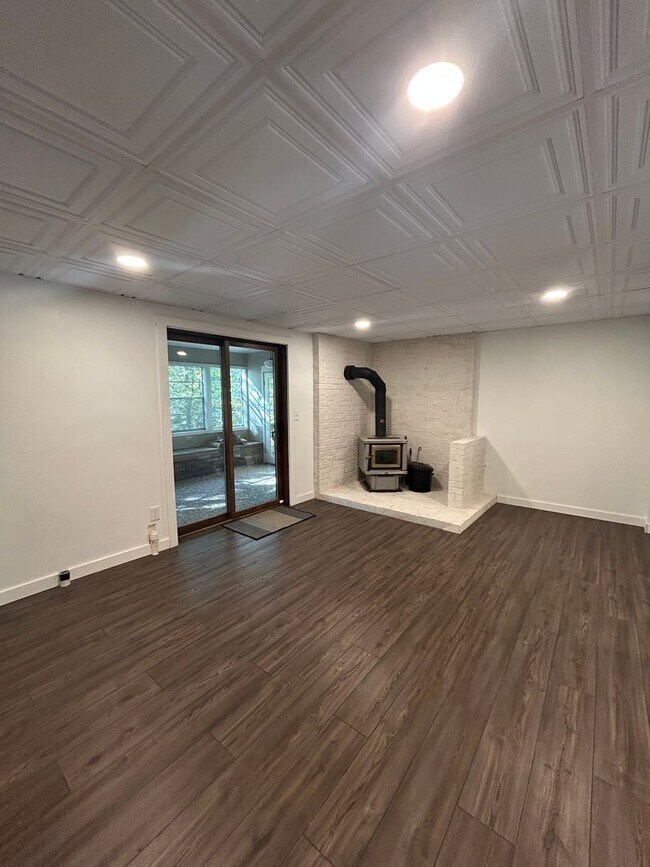 Building Photo - Charming 3-Bed Home in Bella Vista, AR