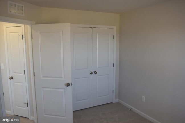 Building Photo - 224 Swan Fld Ave