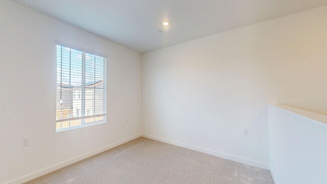 Building Photo - 3231 Carambola Ave