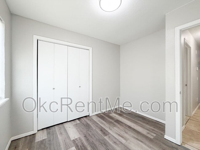 Building Photo - 502 Peppertree Ln