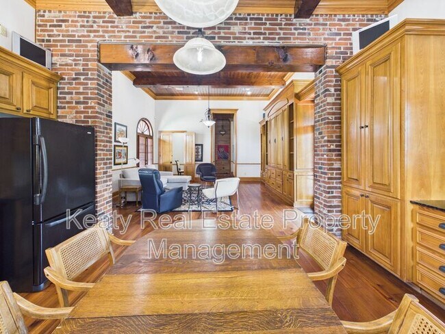 Building Photo - 104 Studio Ct