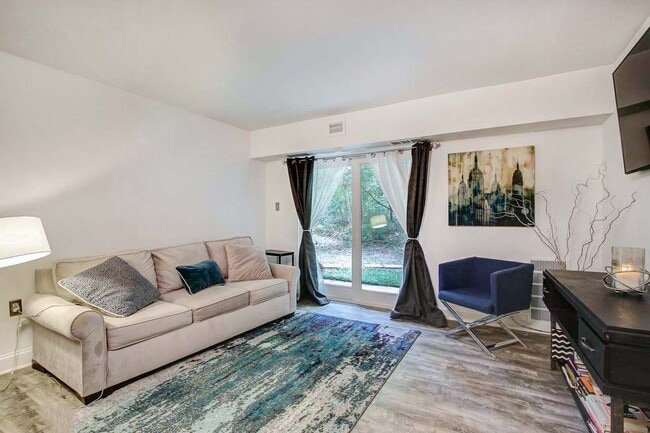 Building Photo - 11408 Cherry Hill Rd