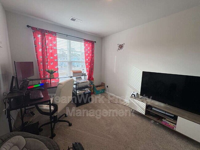 Building Photo - 107 Orchid Bloom Cir