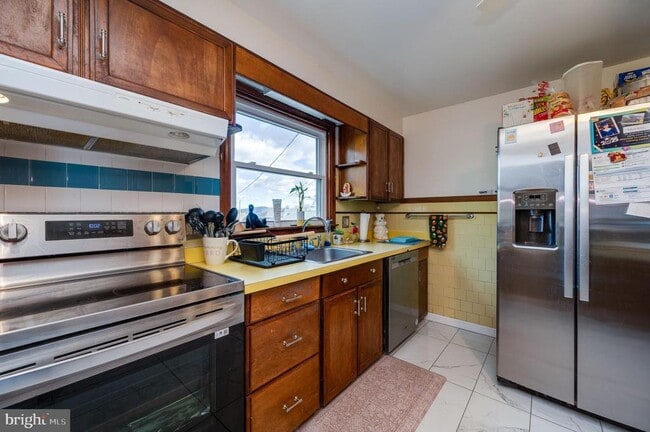 Building Photo - 117 E Broad St