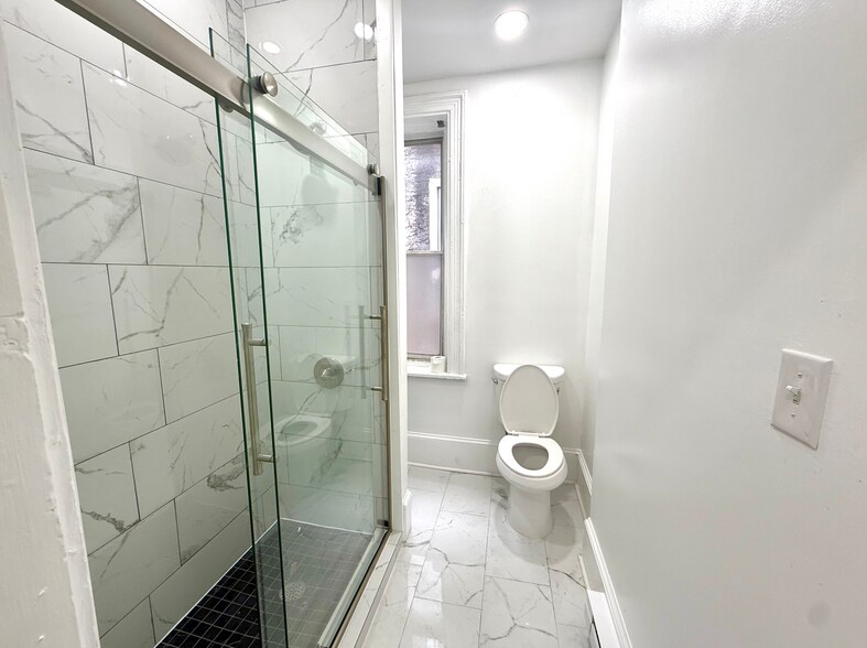 Building Photo - 4024 Spring Garden St