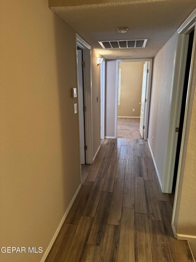 Building Photo - 1428 Beethoven Pl