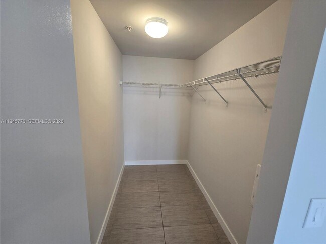 Building Photo - 117 SW 10th St