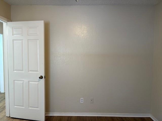 Building Photo - 715 Oakwood Ln