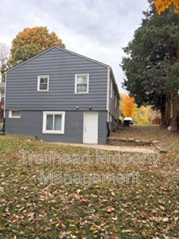 Building Photo - 2911 N Walnut St