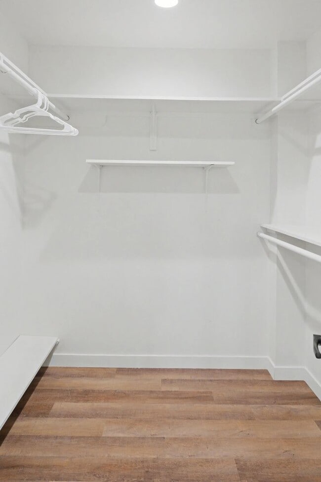 Building Photo - 709 Komo Pl