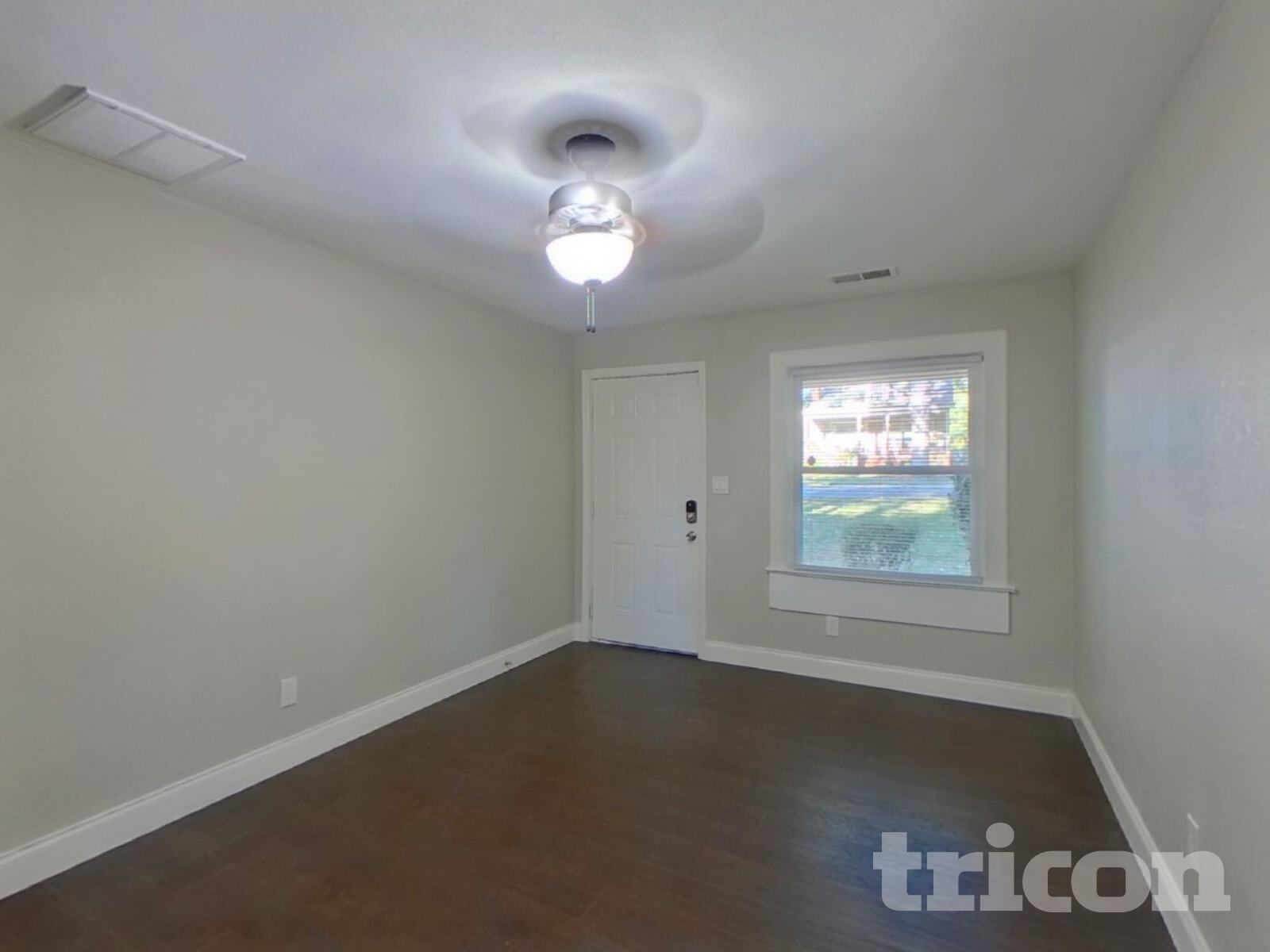 Building Photo - 1724 Logie Ave