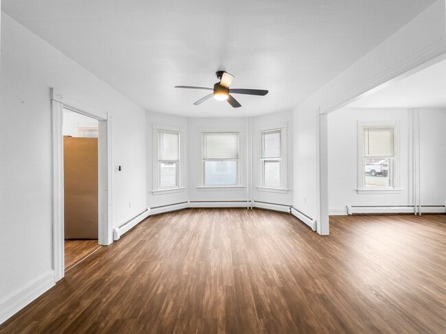 Building Photo - 634 High St