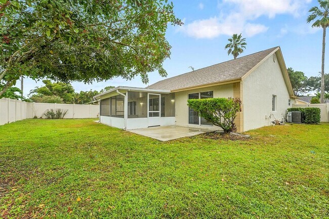 Building Photo - 13048 Meadowbreeze Dr