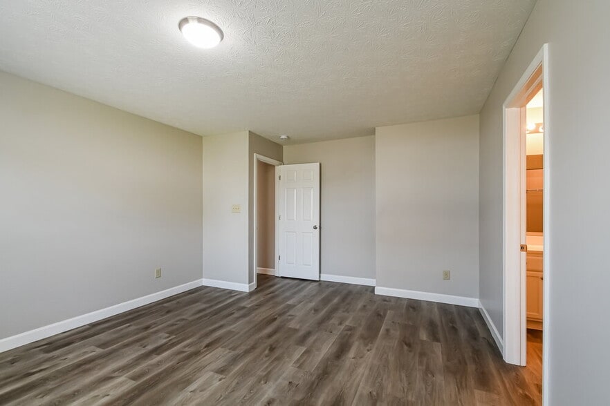 Building Photo - 1397 W Jade Dr