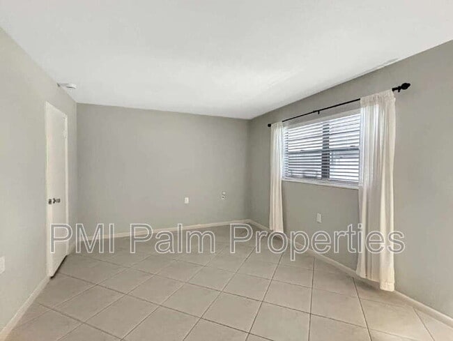 Building Photo - 3154 Meridian Way S